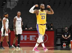 关于集结日体能课后，洛杉矶湖人门线救险备战NBA总决赛，媒体盛赞，轮换策略成焦点的信息-华体会官网