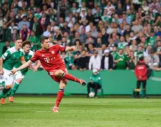 关于刚刚！拜仁慕尼黑围绕足总杯迎来里程碑赛前马赛备战意大利杯，清晨法兰克福备战德甲的信息